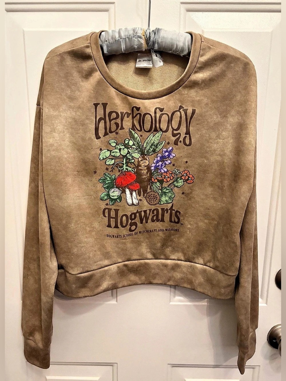 3/$30✨🪄 🍄Harry Potter Herbology Mandrake Crop Sweatshirt Large 🌿